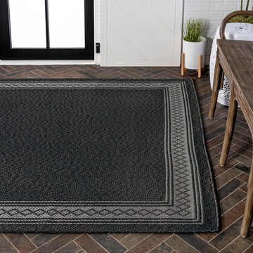 Lucia Classic Diamond Border Indoor/outdoor Area Rug